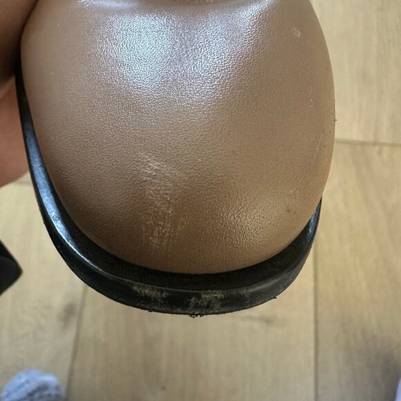 Tod's Leather Ankle Boots in Beige - Picture 5 of 9